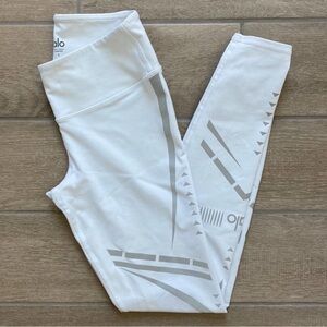 Alo Yoga White Leggings with Silver Metallic Pattern Size: S